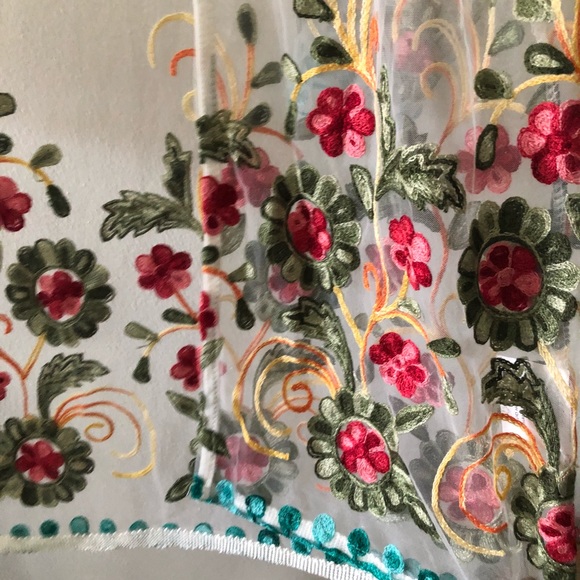 🌸Flower embroidered Kimono🌸 - Picture 3 of 3